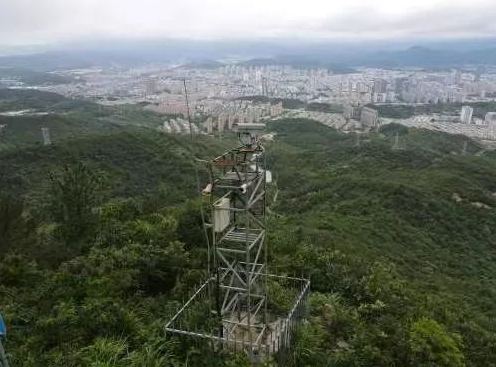 華瑞通雙光譜重載云臺(tái)攝像機(jī)是一款專為森林防火預(yù)警系統(tǒng)而設(shè)計(jì)的高科技產(chǎn)品